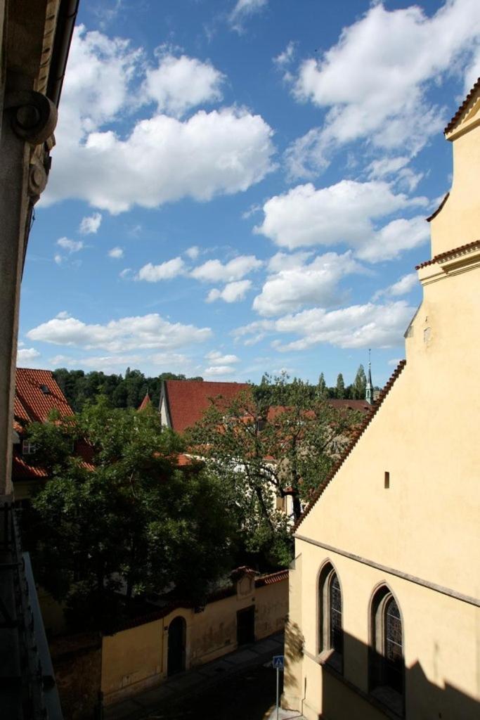 Spacious Elegance In The Heart Of Old Town Prag Exteriör bild
