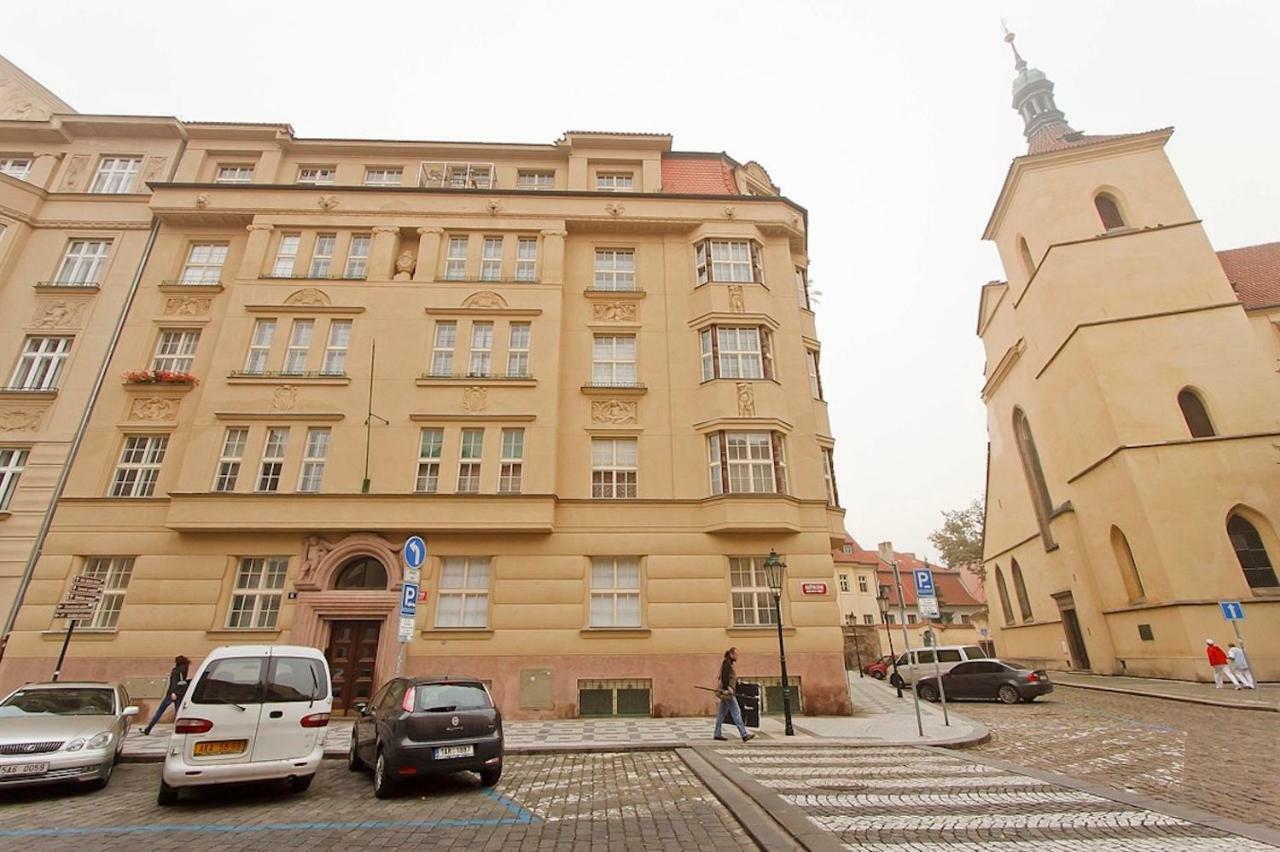 Spacious Elegance In The Heart Of Old Town Prag Exteriör bild